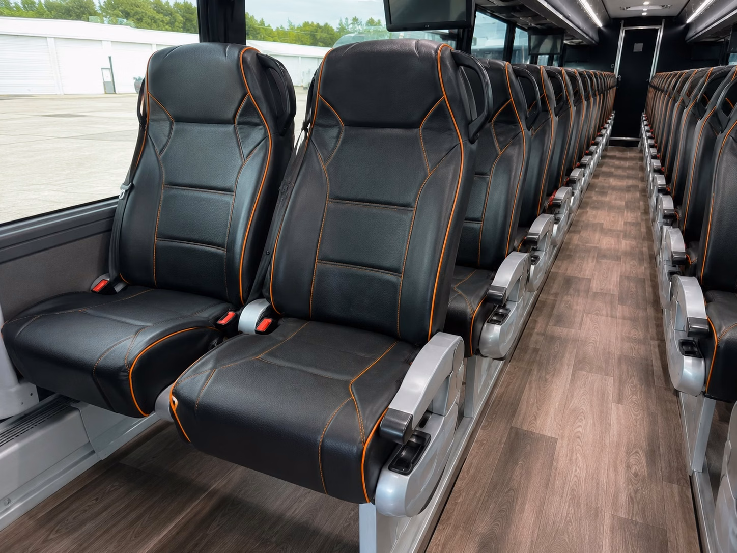 shuttle guests between killeen wedding venues without the parking headaches